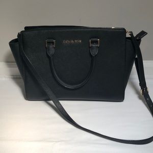 Michael Kors Selma Shoulder bag